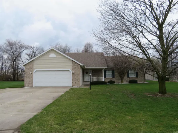 215 Brooke Ln, Millersburg, IN 46543