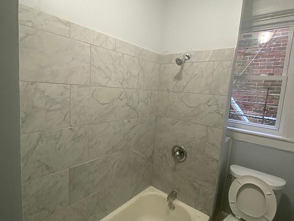 4th image of 7022 Woodland Ave #1