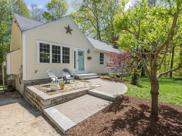 17 Viviana Drive, Farmington, NH 03835