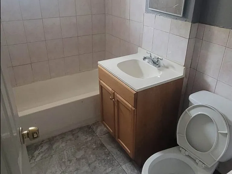 60 Crawford St #6 — Photo 3