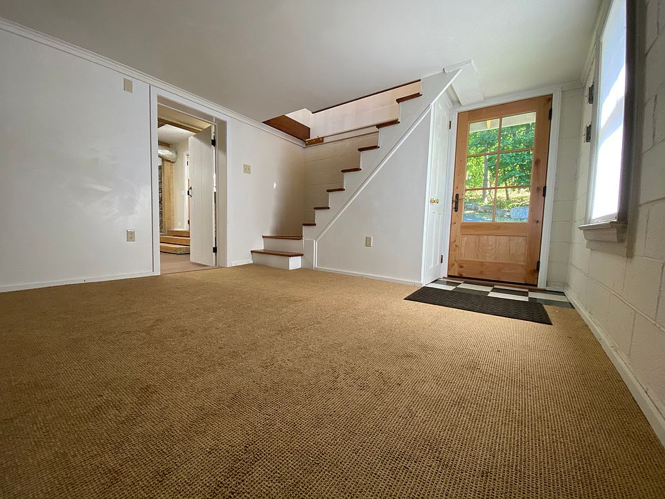 Foyer (entry room)