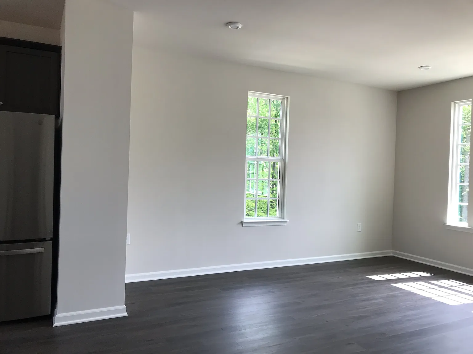3 bed, 2.5 bath, 1672 sqft, $2,400 — Photo 4