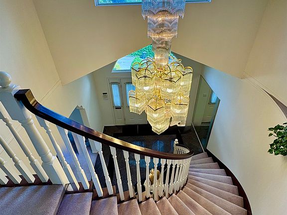 3rd image of 4920 Sardis Cres