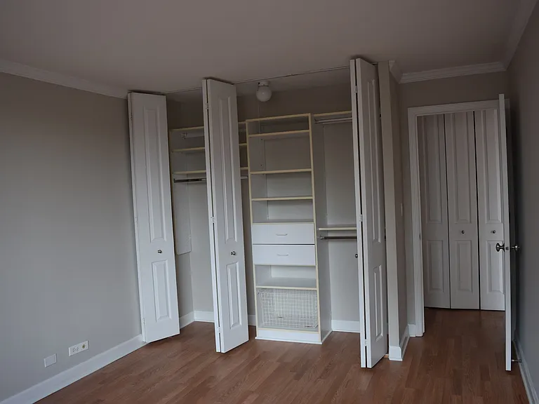 1360 N Sandburg Ter #410 — Photo 15