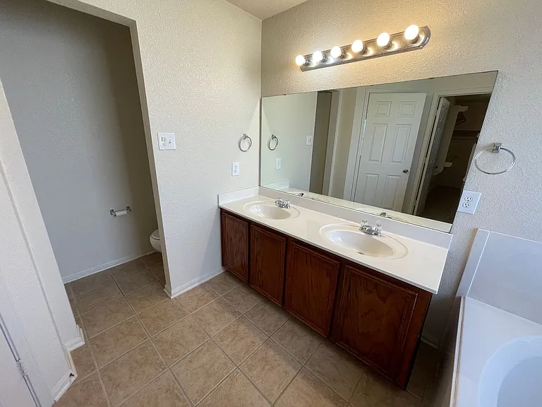 3407 Catalina Dr — Photo 19