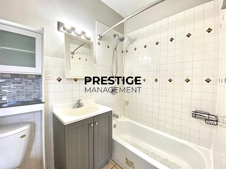 4724 Pine Ave #26 — Photo 6