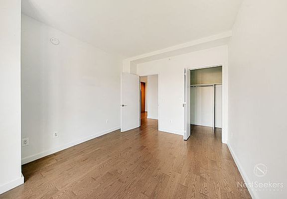 5th image of 11-39 49th Ave #616