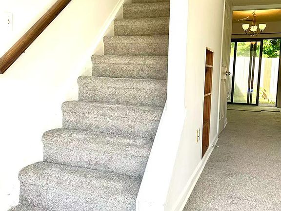 2nd image of 3844 Mack Rd
