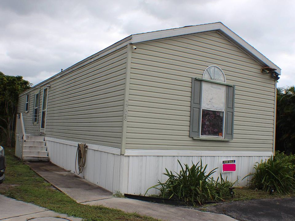 1st image of 2708 NW 21st St #35