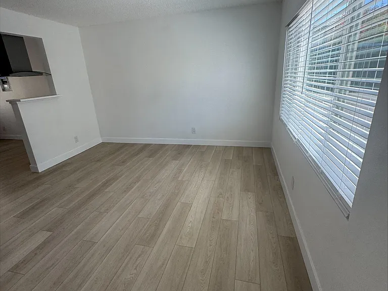 5776 Rostrata Ave — Photo 8