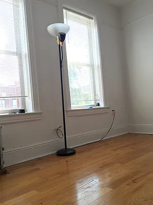 Rented by Metroline Realty | media 9