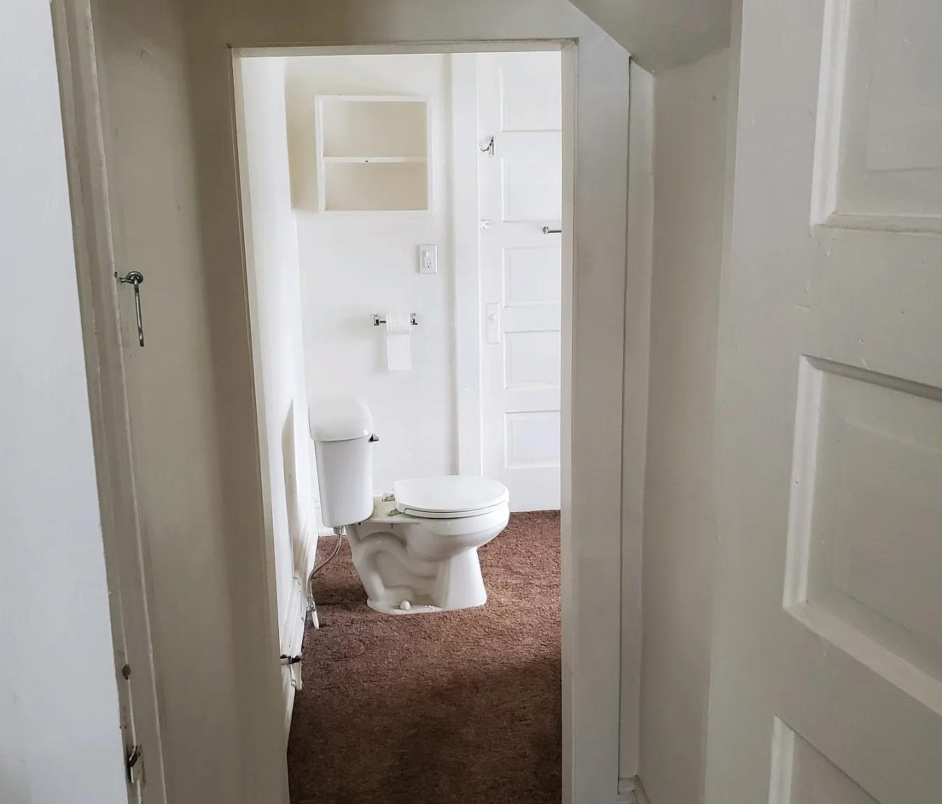 109 West Illinois Street - 2W — Photo 2