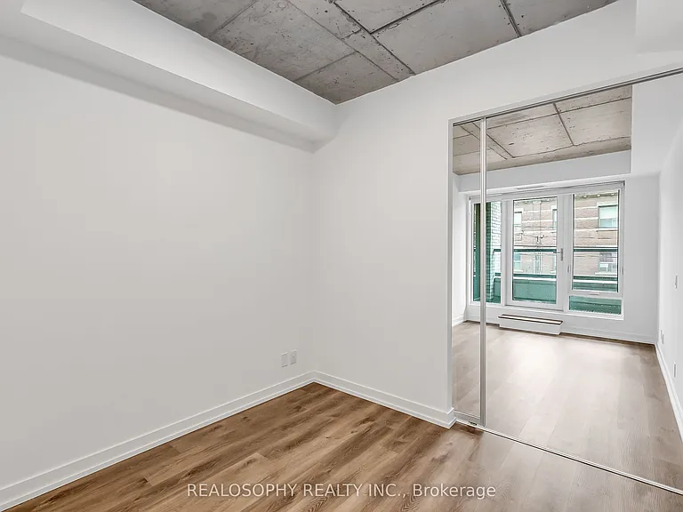 115 Larchmount Ave #308 — Photo 8