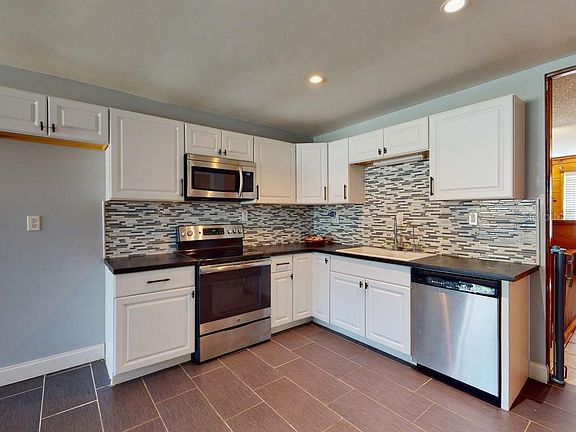 5th image of 208 Kenlake Dr