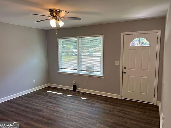 3rd image of 988 Tamarack Trl