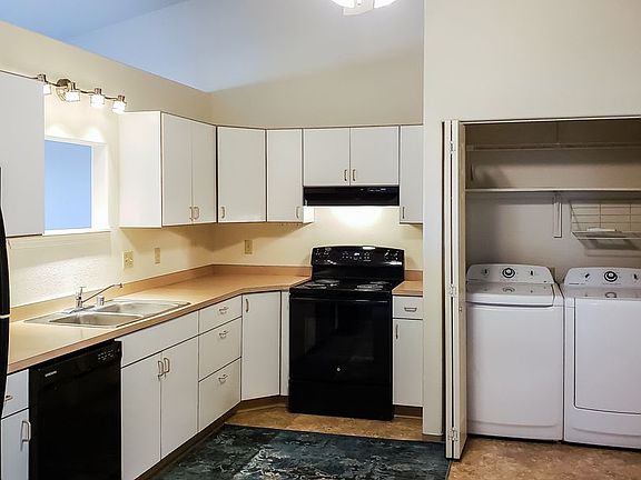 3rd image of 1038 W C St APT B