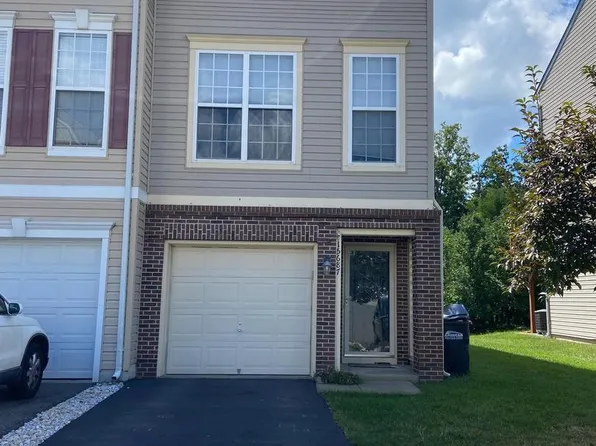 15687 John Diskin Cir, Woodbridge, VA 22191