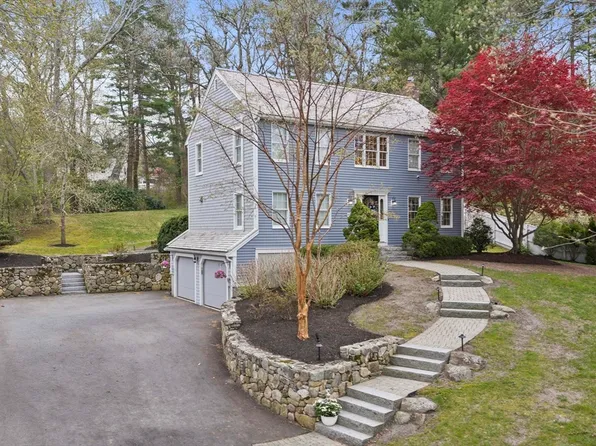 46 Fairways Edge Dr, Marshfield, MA 02050