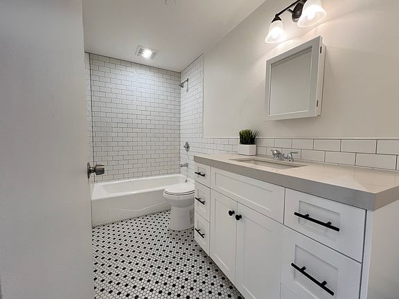 5th image of 1162 N Loma Vista Dr #A
