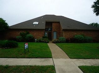 2121 Windy Ridge Ln, Garland, TX 75044