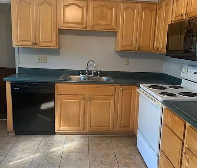 215 Medlock Rd — Photo 9