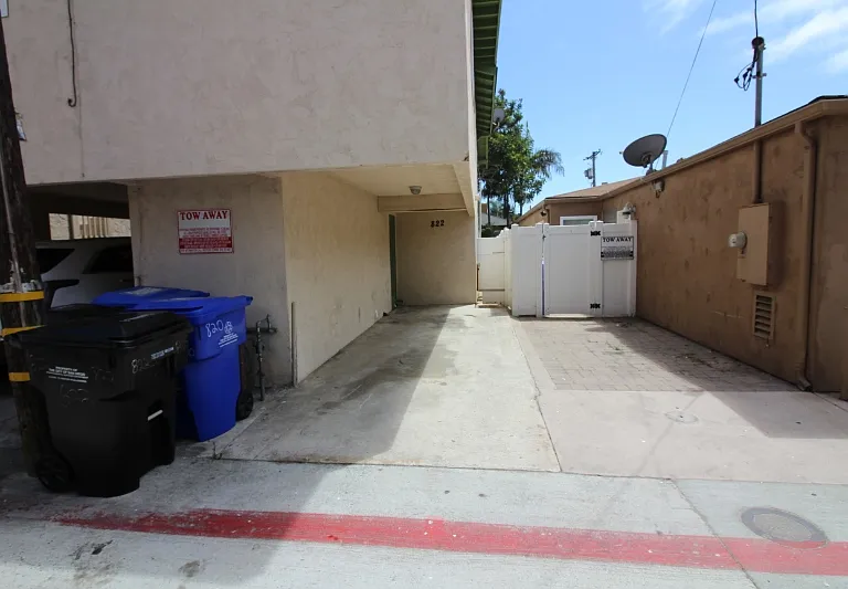 822 Island Ct — Photo 13