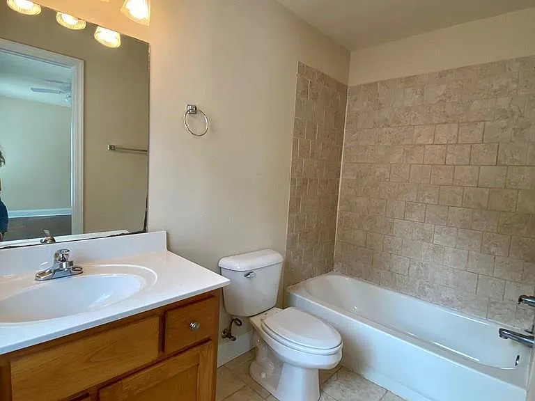 140 Strickland Ave — Photo 6