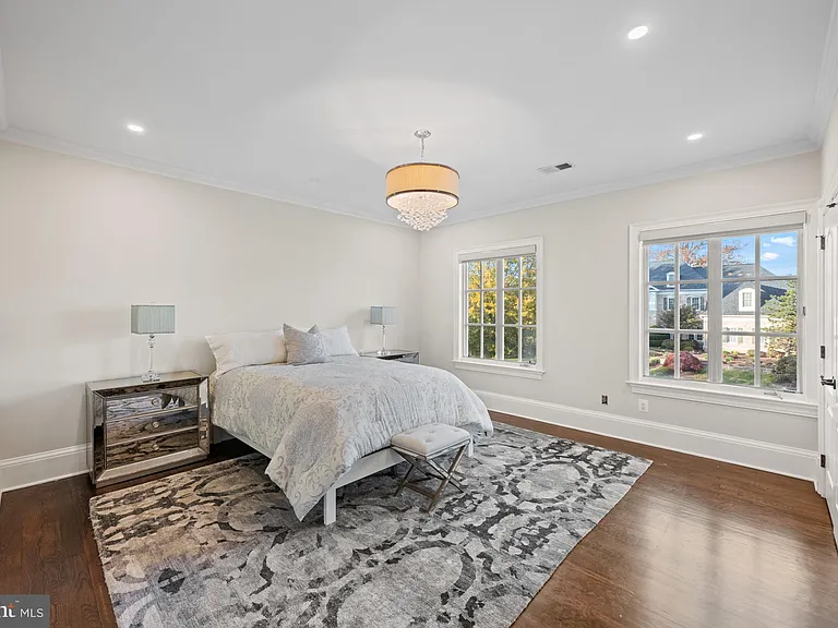 8305 Fox Haven Dr — Photo 39