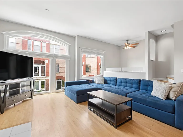 235 S Marion St #K — Photo 11