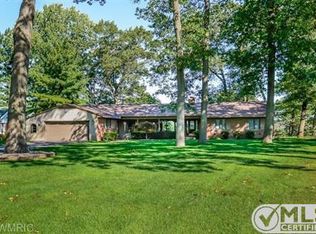 3878 Highgate Rd, Norton Shores, MI 49441