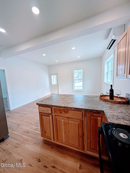 3rd image of 175 The Portage