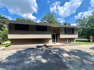 643 Woodlawn St, Hillsboro, IL 62049