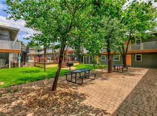 2401 Manor Rd APT 221, Austin, TX 78722