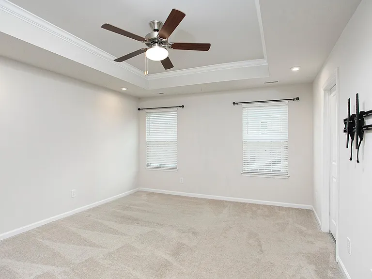 410 Cross Country Way — Photo 10