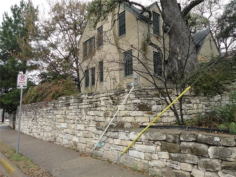 311 Moore Blvd #B — Photo 24