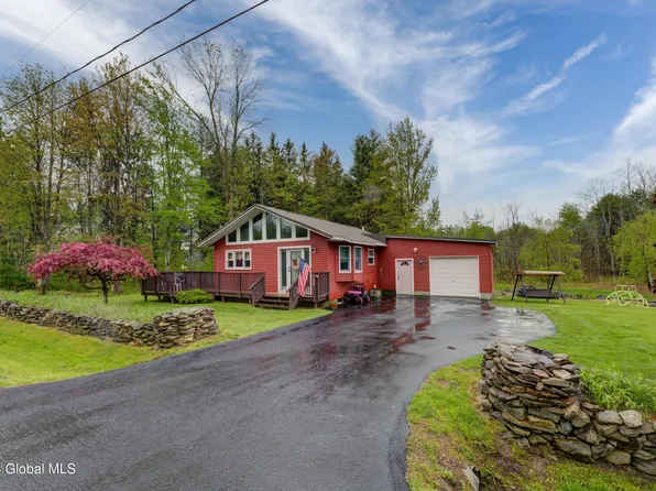 2480 County Hwy 107, Amsterdam, NY 12010