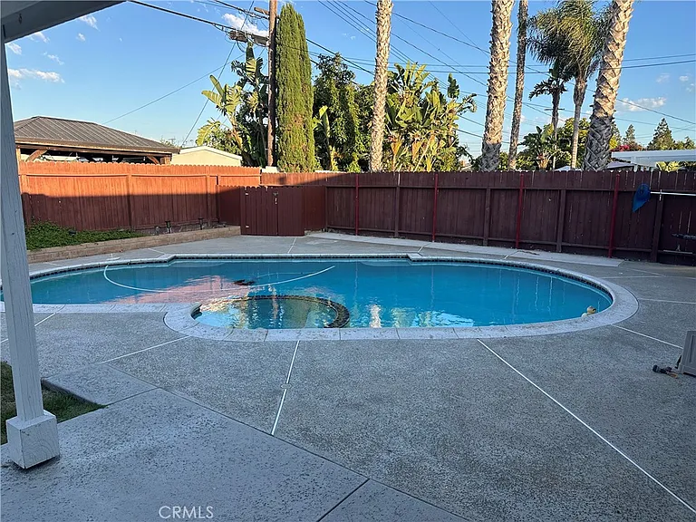 16400 Dana Cir — Photo 17