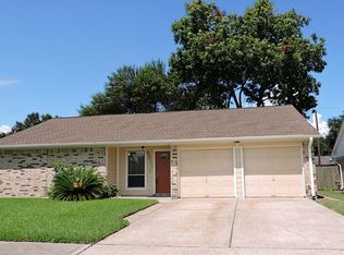 9811 Stonemont Rd, La Porte, TX 77571