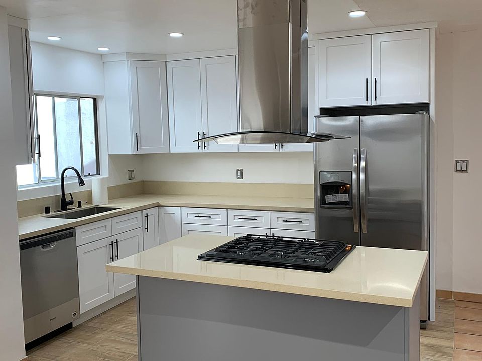 Contemporary Kitchen