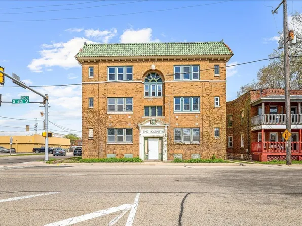 204 S 6th St, Rockford, IL 61104