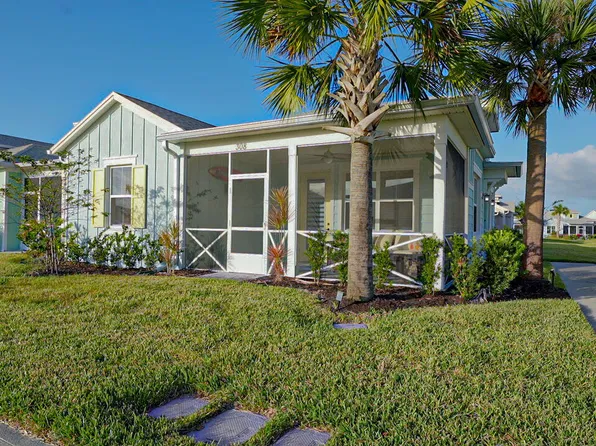 308 Parrot Ln, Daytona Beach, FL 32124