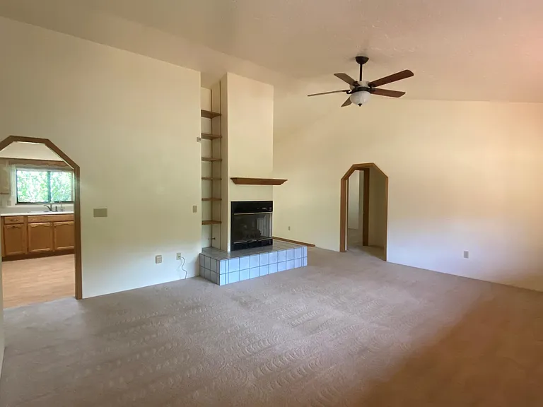 1635 Cedarwood Dr — Photo 6