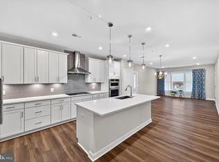 21630 Hawksbill High Cir #403, Sterling, VA 20164