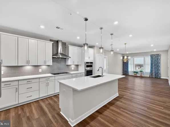 21630 Hawksbill High Cir #403, Sterling, VA 20164