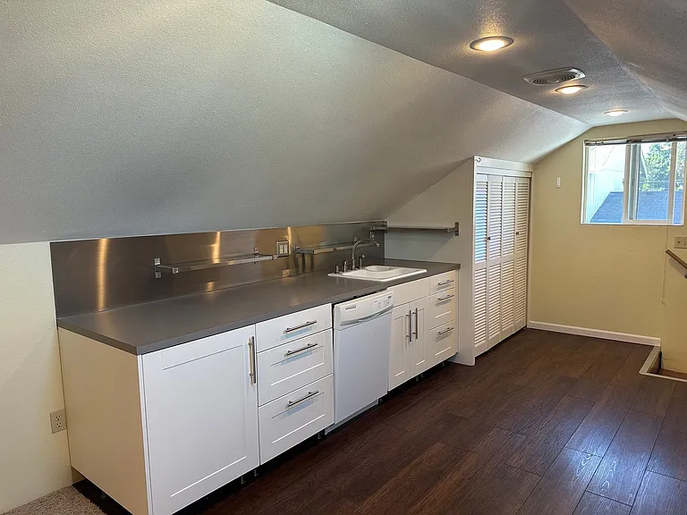 1548 Lincoln St #B — Photo 7