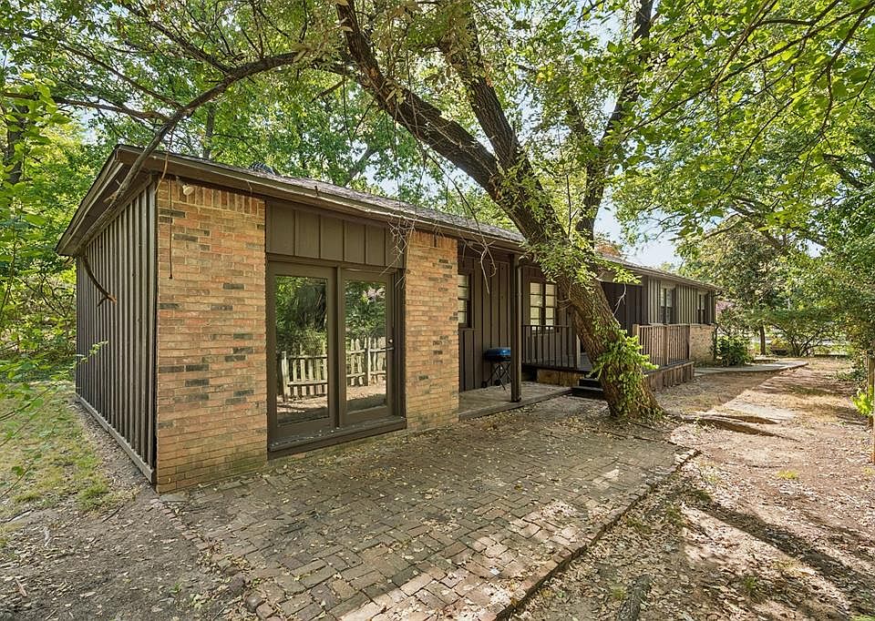 1st image of 423 S Flood Ave