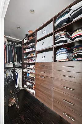 Sold by Compass | media 9