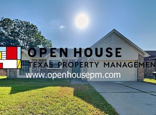 1039 Oxford Dr, Pearland, TX 77584