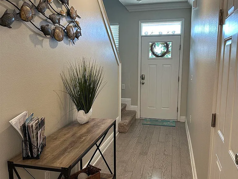 1210 W Government St — Photo 4