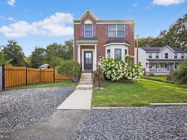 7619 N Point Rd, Sparrows Point, MD 21219